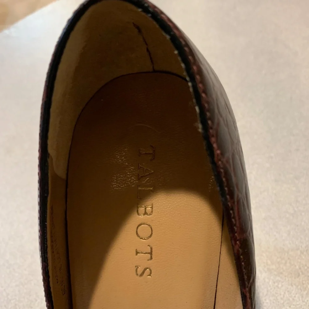 Talbots Burgundy Croc Print Leather Pumps sz 8.5 B
